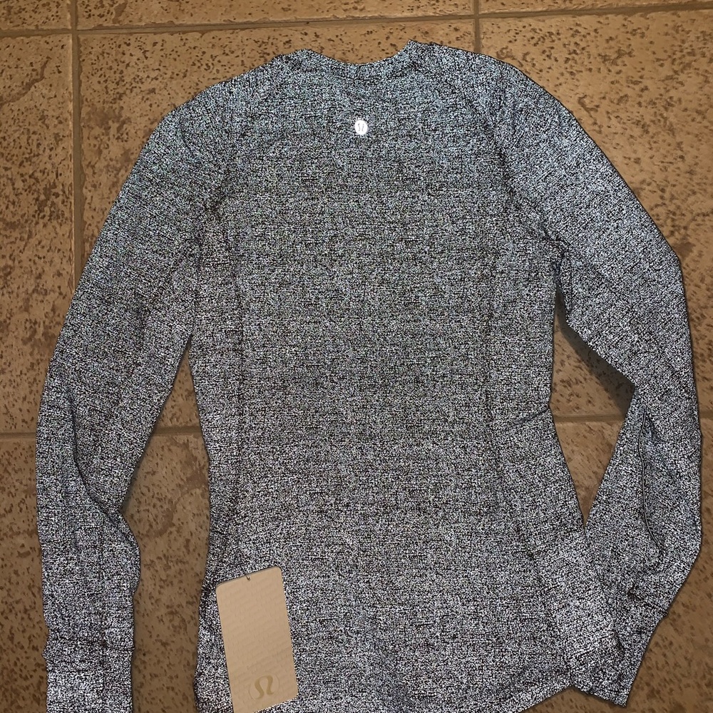 New extra mile long sleeve reflective